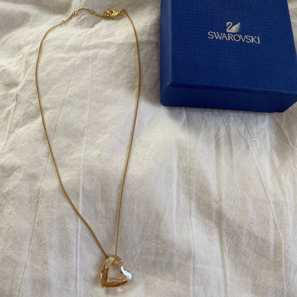 NWOT Swarovski Heart Necklace